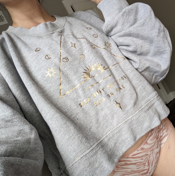 Crop Sweater - Picture 3 of 3